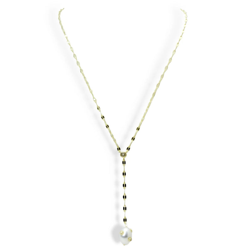 Gold necklace with a pearl water resistant